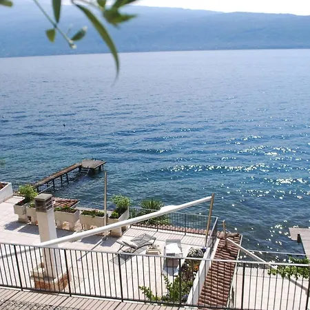 I Cipressi - Theater Villa Toscolano Maderno