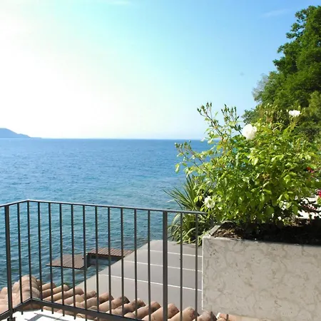 Villa I Cipressi - Theater Toscolano Maderno